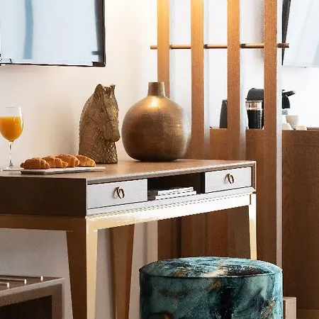 Alexandra Elegance Bridging Generations (adults Only)